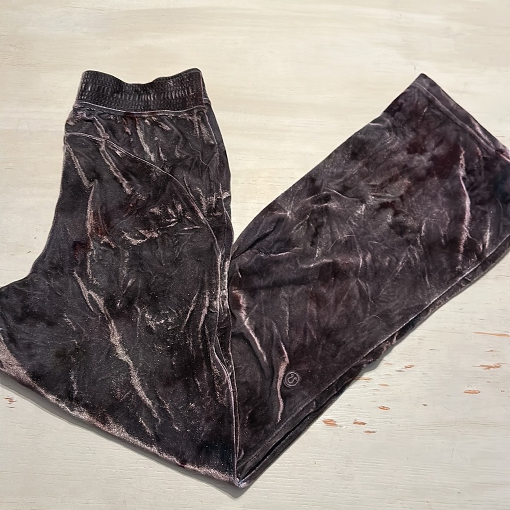 Lululemon velour relaxed high rise pant